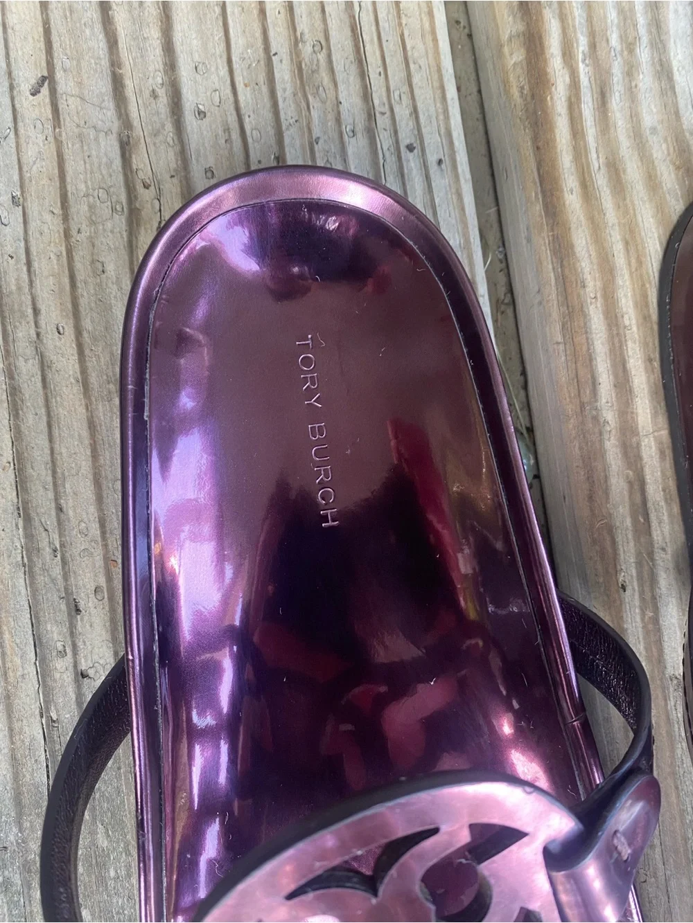 TORY BURCH- “Miller Cloud” Purple Metallic Mirror Logo Thong Sandals